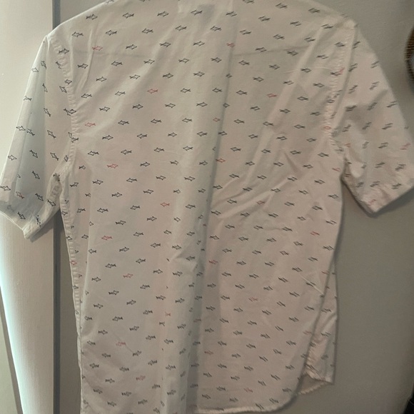 The classic shirt by old navy. Button down Sz 10-12 fish design - Picture 6 of 6